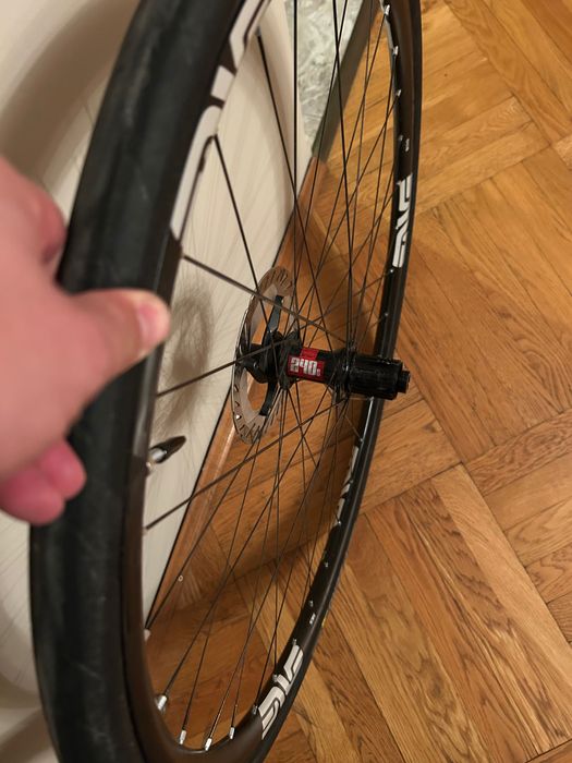 Карбонови шосейни капли