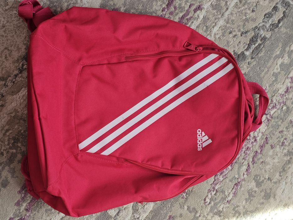 Vând rucsac Adidas / rucsac fete