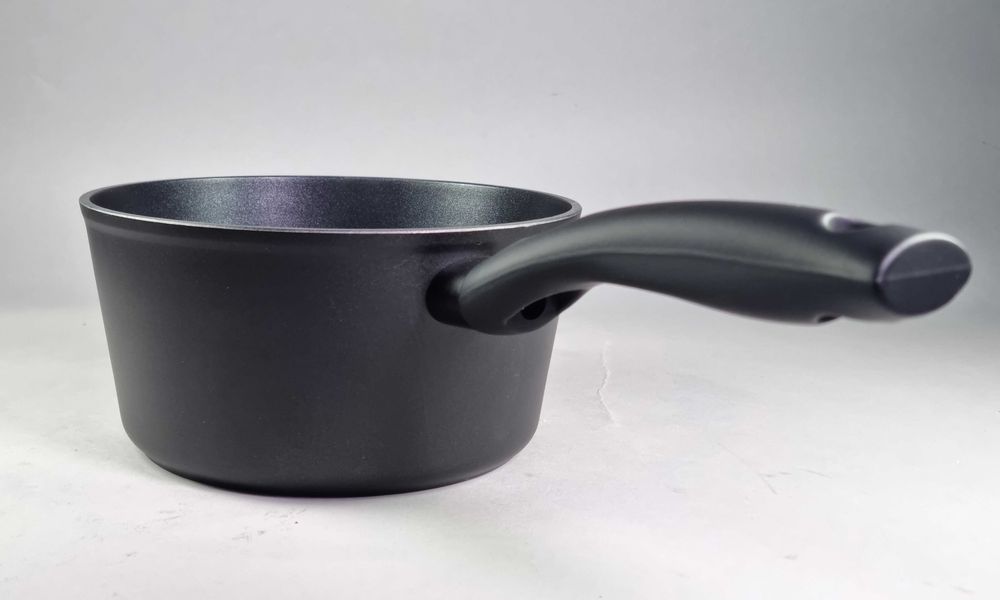 Касерола с капак(незалепващо покритие)