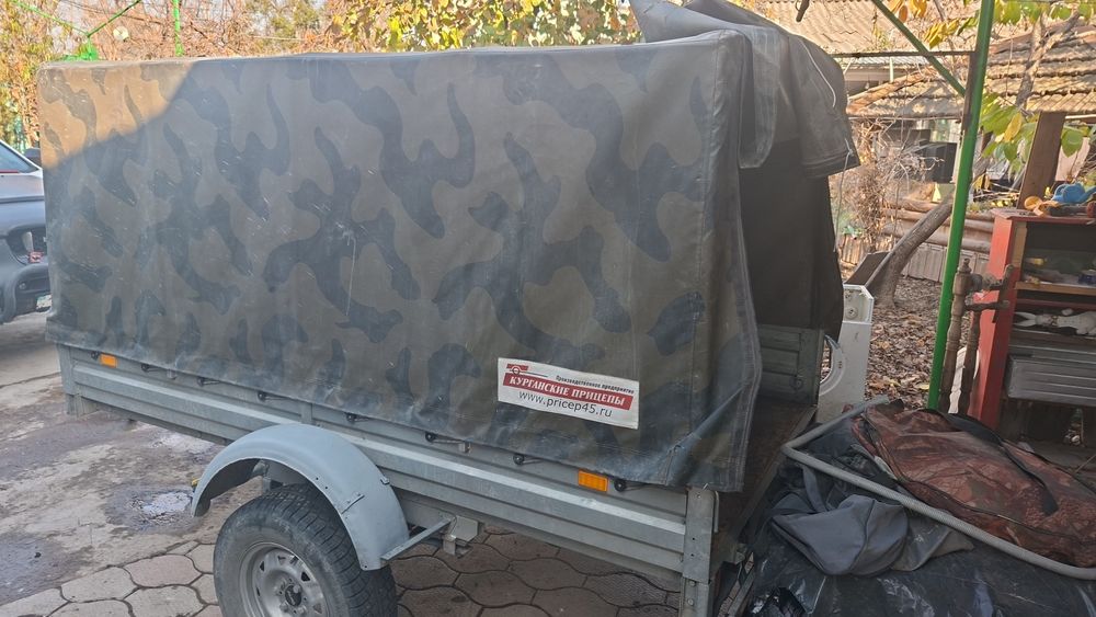 Прицеп легковой хорошего качества.