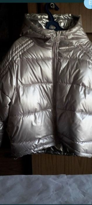 Продам пуховики.