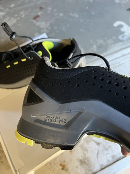 Vand pantofi protectie Uvex marimea 42