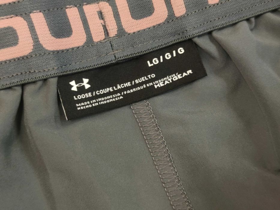 Pantaloni scurti Under Armour Grey