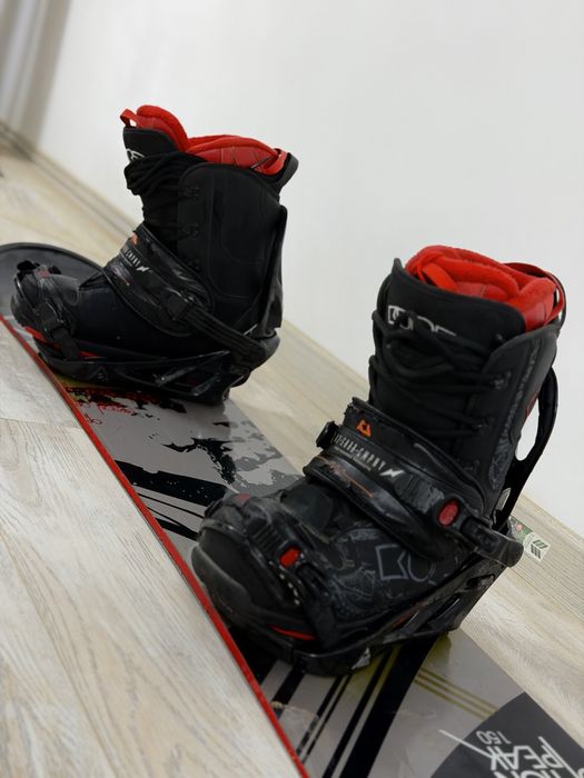 Продам сноуборд с креплениями и ботинками в отличном состоянии