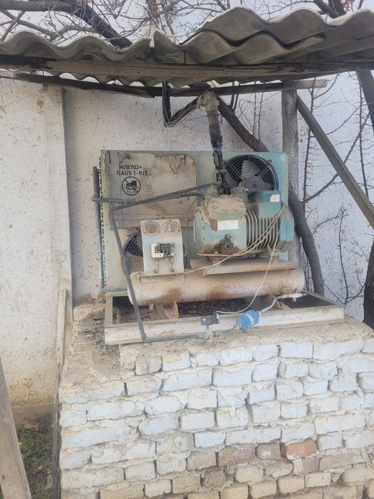 Muzlatgich 200 tonnalik