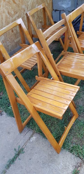 Vand scaune de lemn, rabatabile