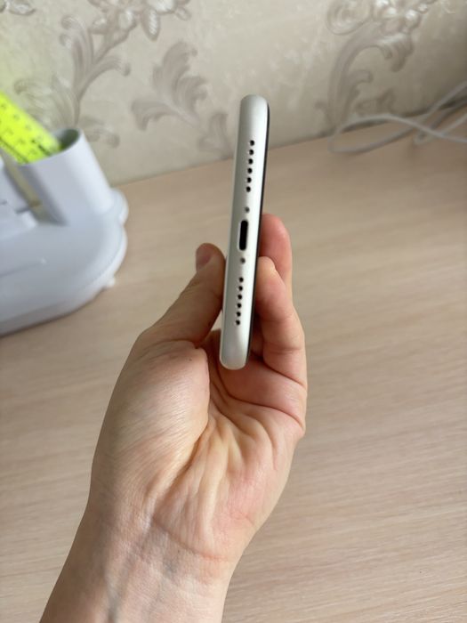 Продаю iPhone 11, 128 ГБ, белый.