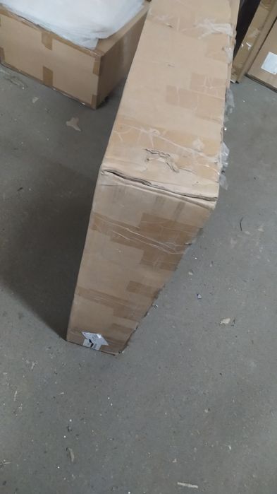 Крепкая картонная коробка 95*93*20 см