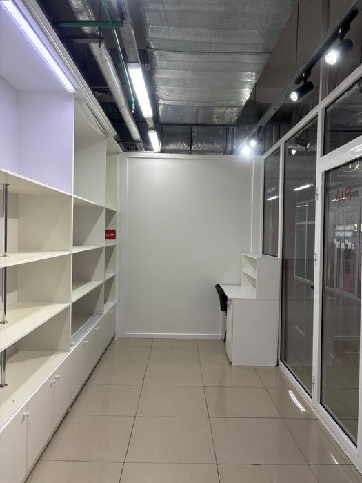 Продается бутик с мебелью в Rahima Plaza
