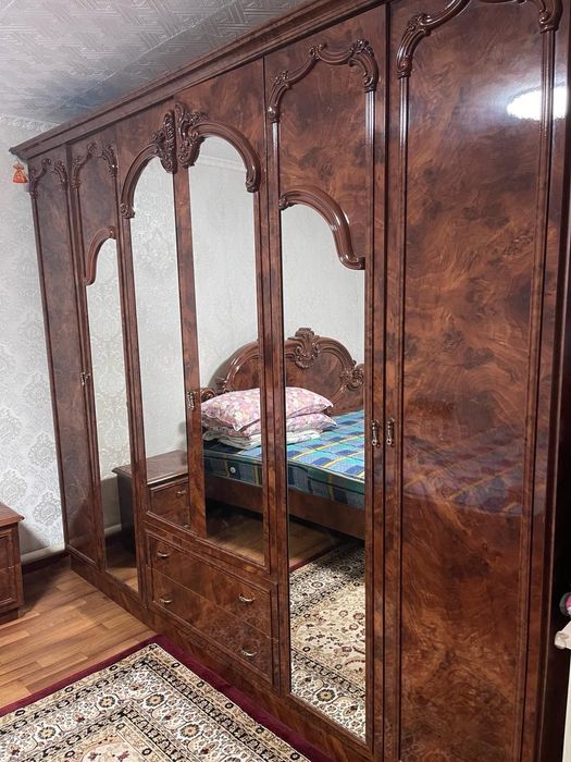 Спальный гарнитур