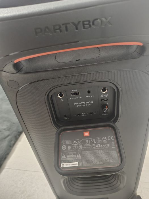 Vand boxa JBL 320 nou!