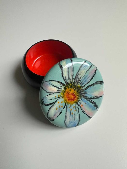 Дървена кутия за бижута