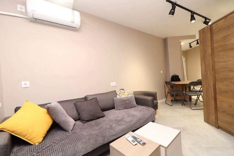 Двустаен апартамент в ж.к. Люлин 6.