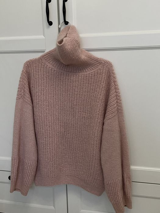 Продам свитер ручной работы