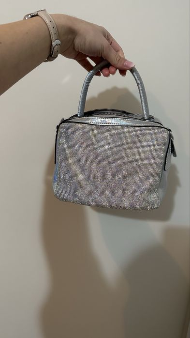 Дамска чанта покрита с камъни