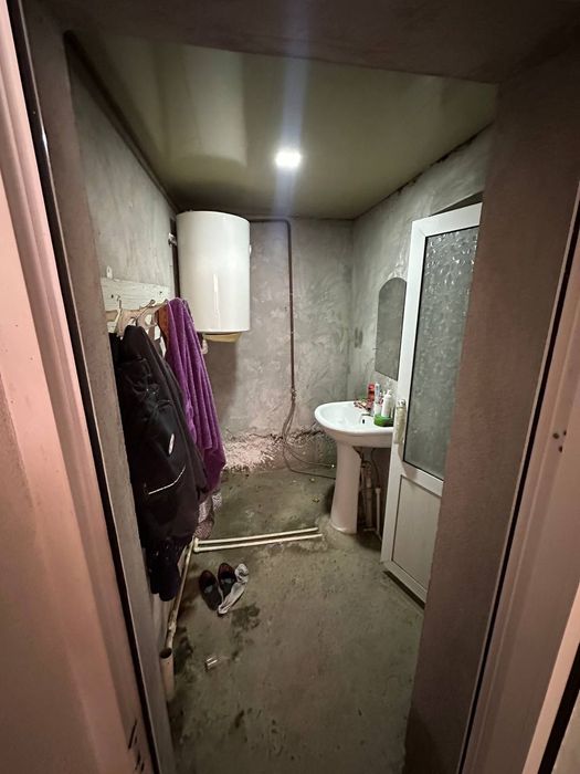 Uy sotiladi narx45 000$ kelishamiz hammasi sharoitida yashashga tayyor