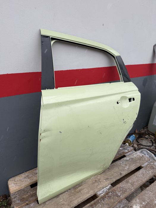 Задна лява врата Suzuki Swift 4