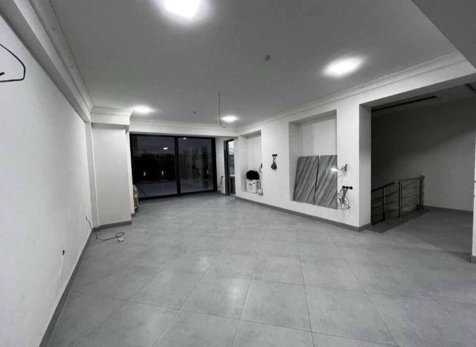 Сдаётся здание 800м² 4-этажа ориентир парк Ашхабад по низкой цене!!!