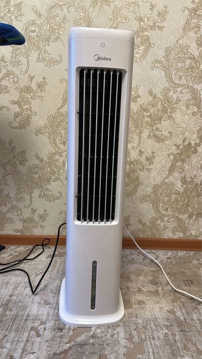 Продам воздухоохладитель Midea