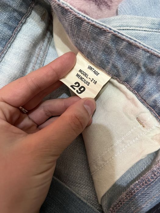 Продаются джинсы  брэнда Валентино