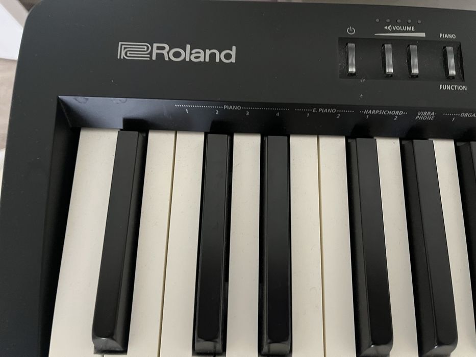 Цифровое пианино Роланд