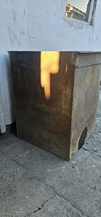 Продам мусорный контейнер