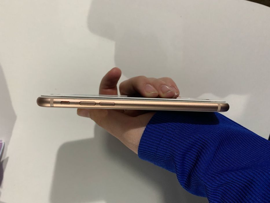 iPhone 8,64гб продам срочно нужны деньги!!