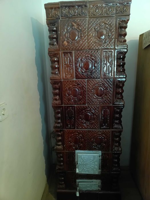 Boiler pe lemne ,70 l capacitate si 3 sobe de teracota.