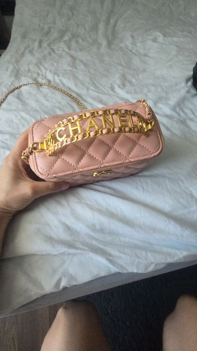 Малка розова чанта Chanel