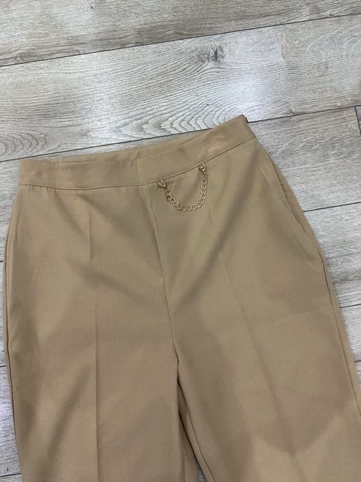 Pantaloni evazati