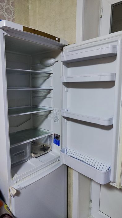 Холодильник Indesit