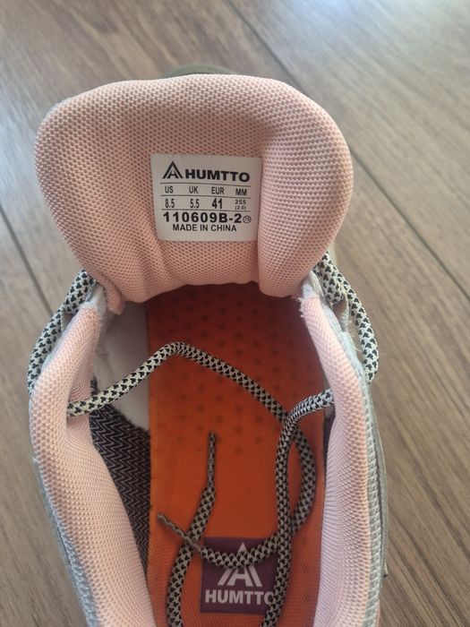 Продам кроссовки Humtto