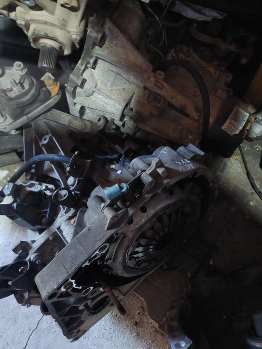 Cutie Viteze transmisie Duster 1.6 2x4 5 trepte 2010 2013