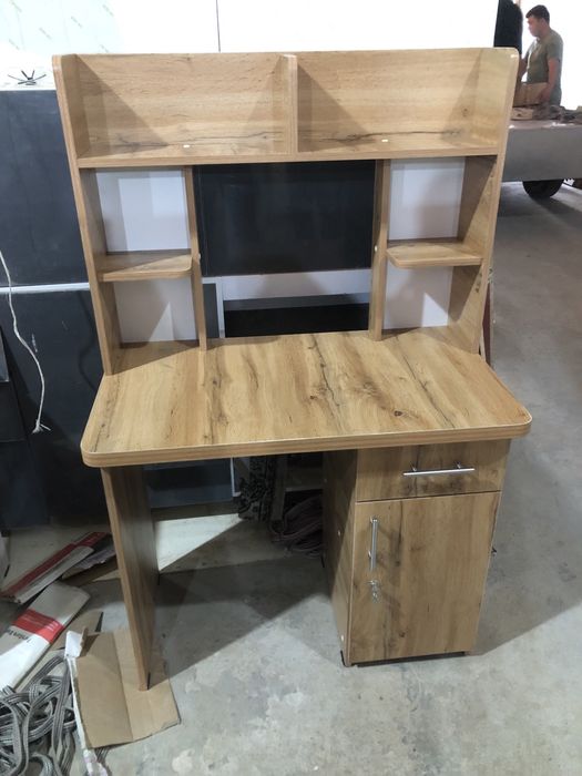 Письменный стол