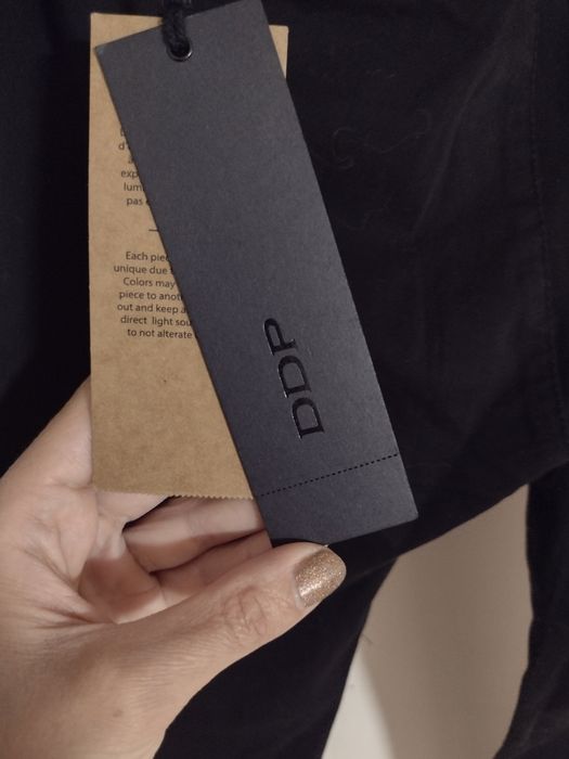 Pantaloni tip chino cu fir auriu