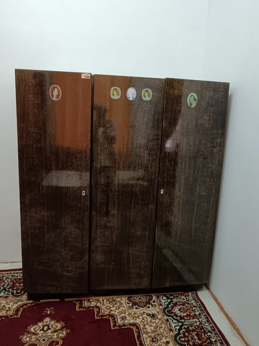 MEBEL Stol stul i bonus shkaf kórpacha