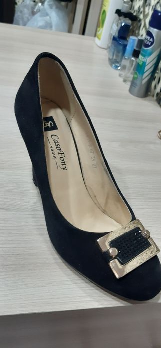 Продам женские туфли