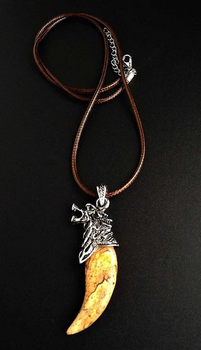 pandantiv lup si piatre semipretioase ochi de tigru / jasp