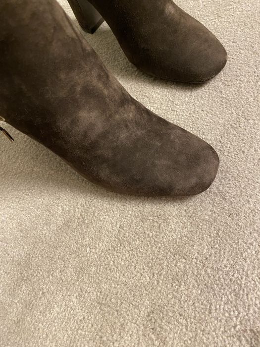 Ghete noi Salvatore Ferragamo piele intoarsa maro