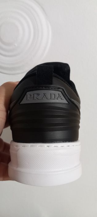 Продавам Прада маратонки
