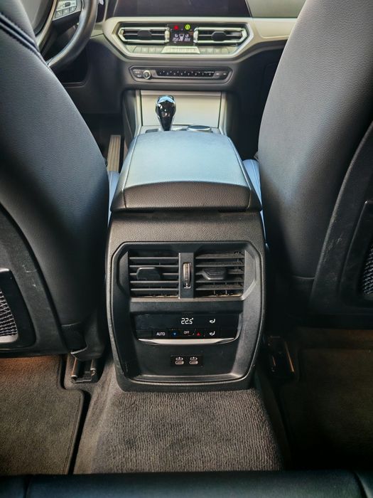 BMW Seria 3 2021 — imagine 5