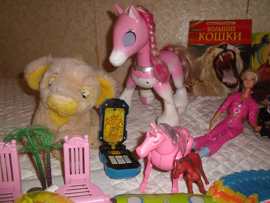 Детские игрушки и книжки