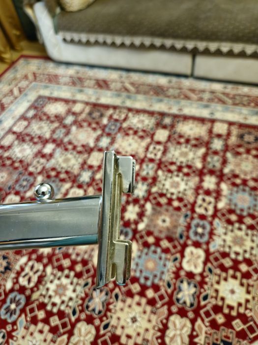 Настенные вешалки