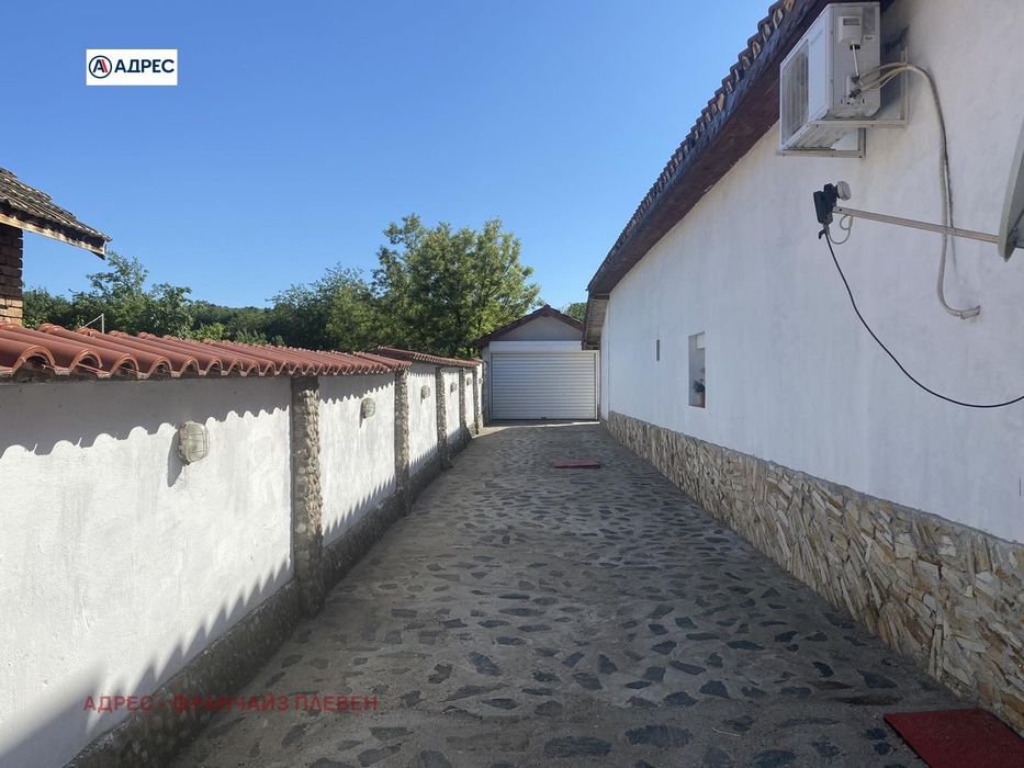 Къща в Плевен, област-с.Брест площ 200 цена 120000