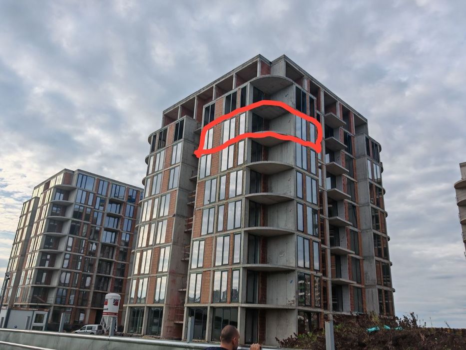 Продава се Тристаен апартамент в Бургас, Изгрев - 107 кв.м за 887 €/кв.м - Снимка #2