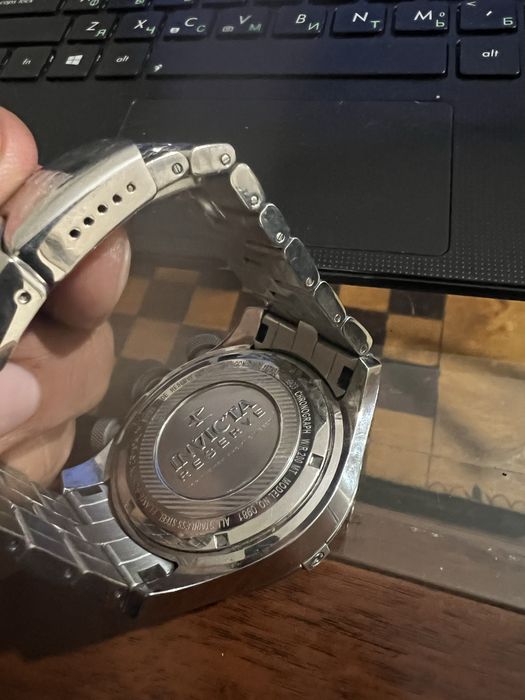 Продаются мужские часы "Invicta"