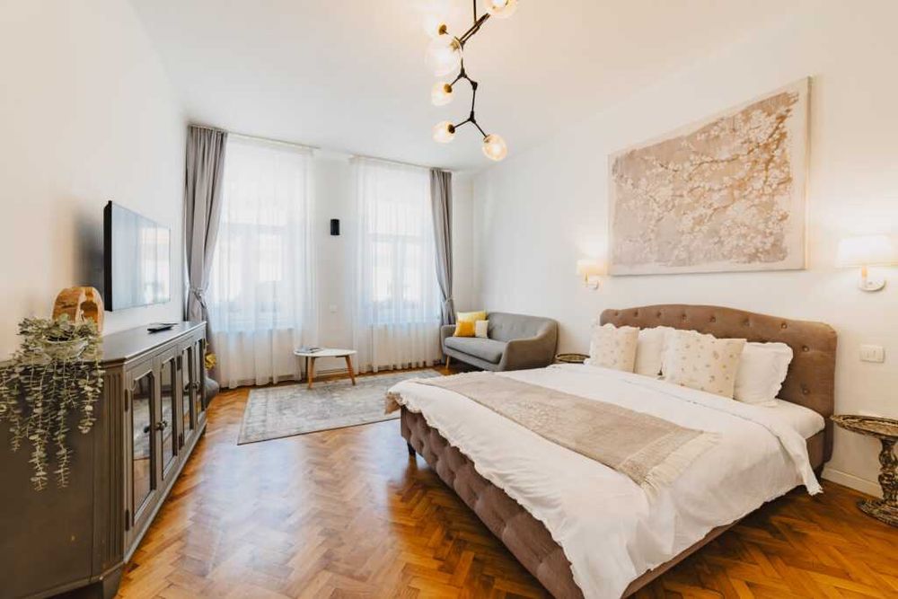 Inchiriez locatie cu 5 apartamente in centru istoric Brasov