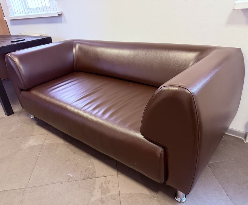 Продам коричневый диван