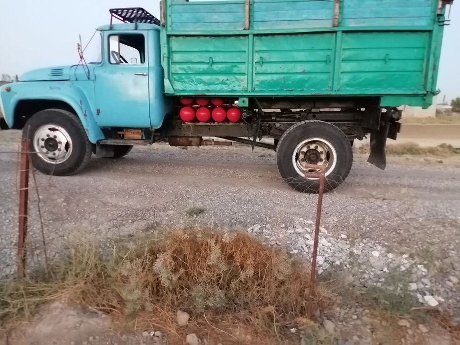 ЗИЛ сотилади 130