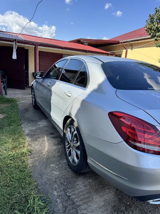 Mercedes-Benz C220